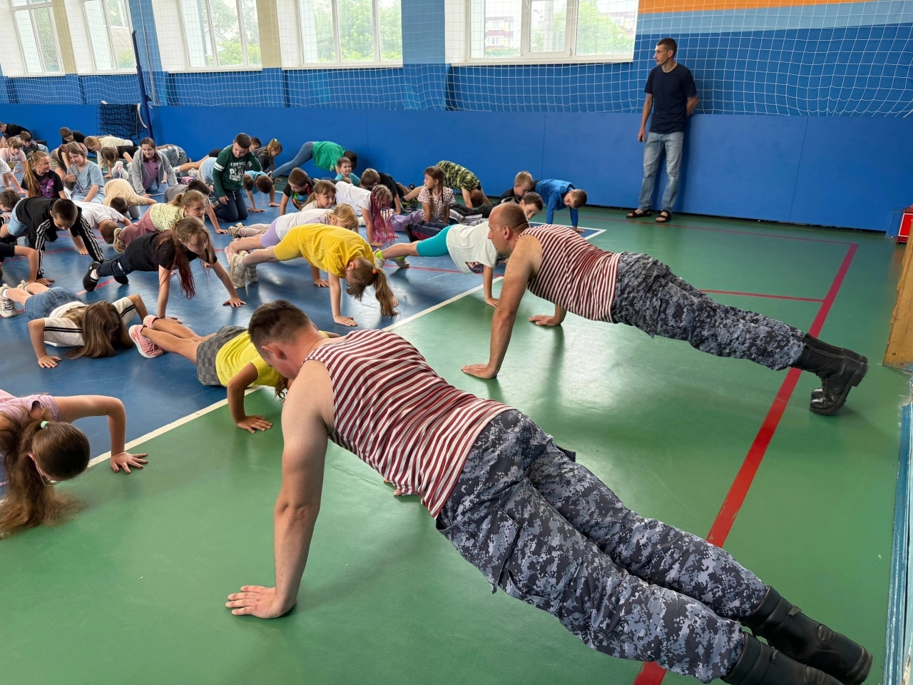 Акция «Зарядка со стражами порядка».